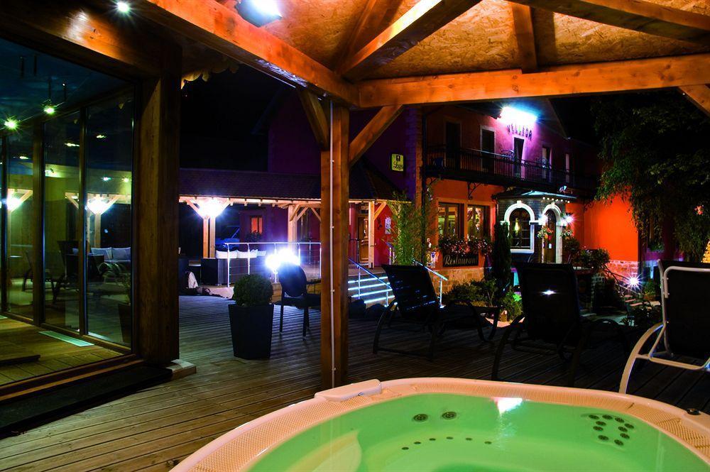 Hotel Restaurant Le Velleda Grandfontaine  Eksteriør billede