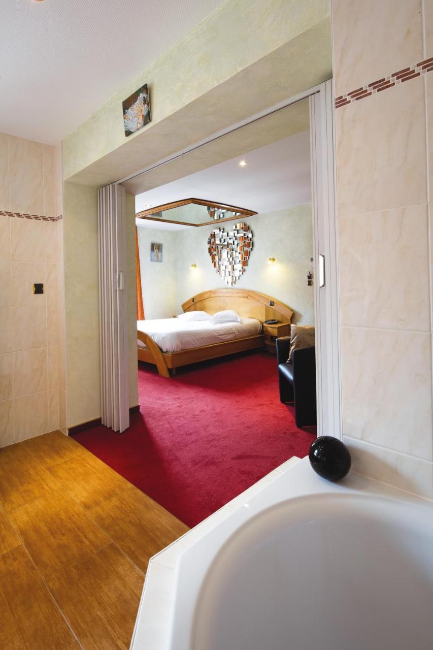 Hotel Restaurant Le Velleda Grandfontaine  Eksteriør billede