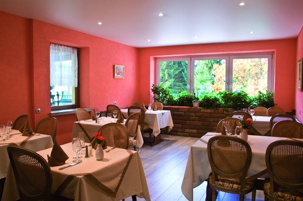Hotel Restaurant Le Velleda Grandfontaine  Eksteriør billede