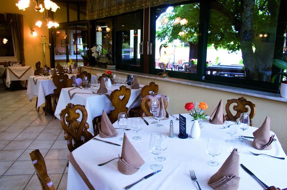 Hotel Restaurant Le Velleda Grandfontaine  Eksteriør billede